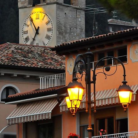 Albergo Meuble Olivi 토스콜라노마데노 외부 사진