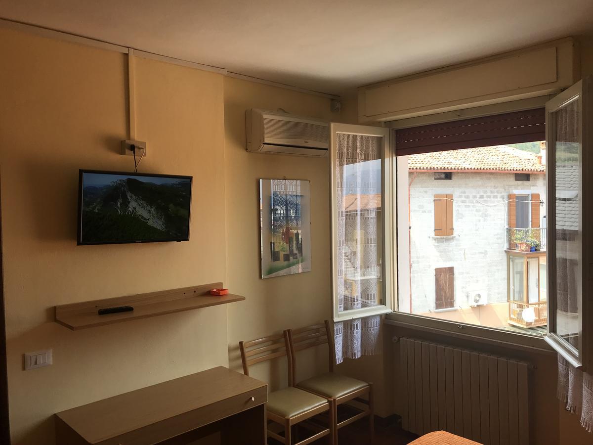 Albergo Meuble Olivi 토스콜라노마데노 외부 사진