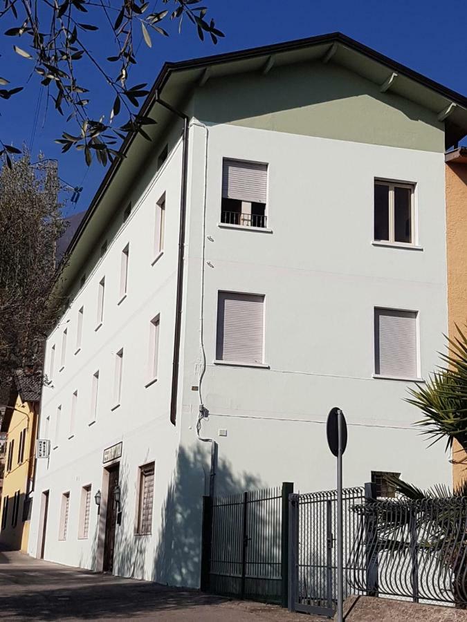 Albergo Meuble Olivi 토스콜라노마데노 외부 사진